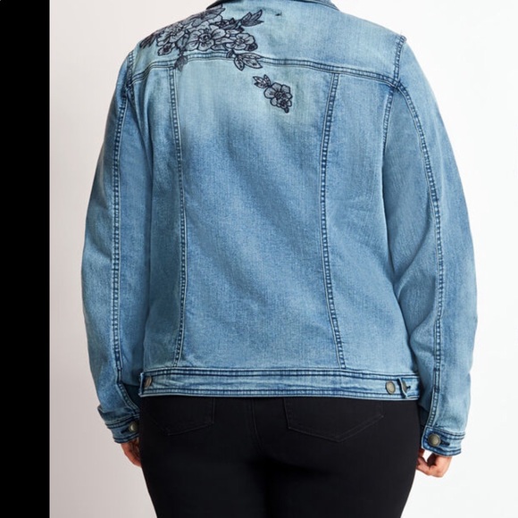 Laura Plus- embroidered denim jacket - Picture 2 of 3
